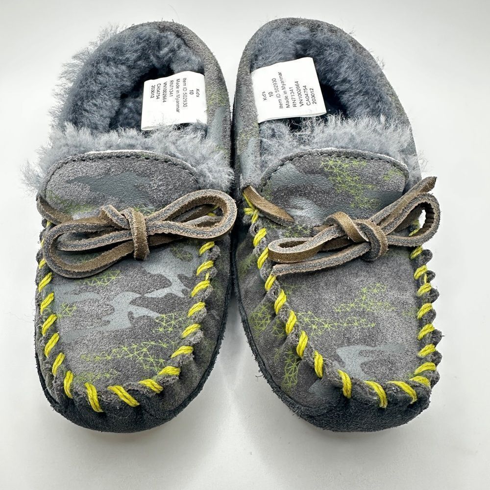NWOT LL Bean Kids Wicked Good Gray Suede Shearling Moccasins Slippers, Size 10